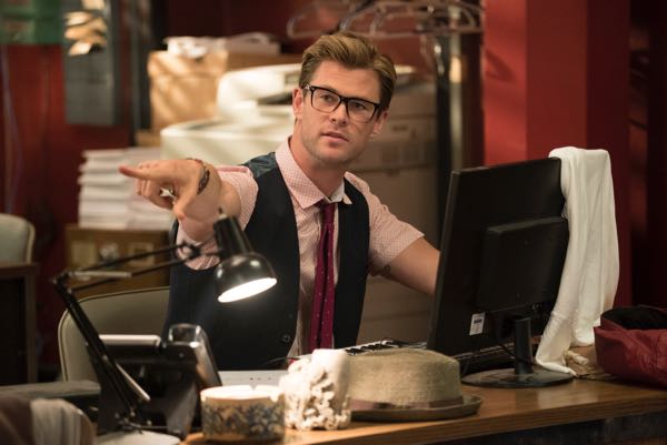 More Chris Hemsworth Footage in International 'Ghostbusters' Trailer