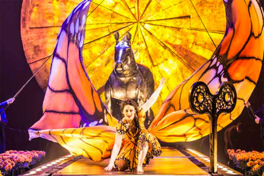 Cirque de Soleil Luzia image