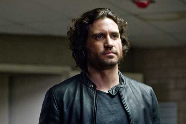 Deliver-Us-From-Evil-Edgar-Ramirez
