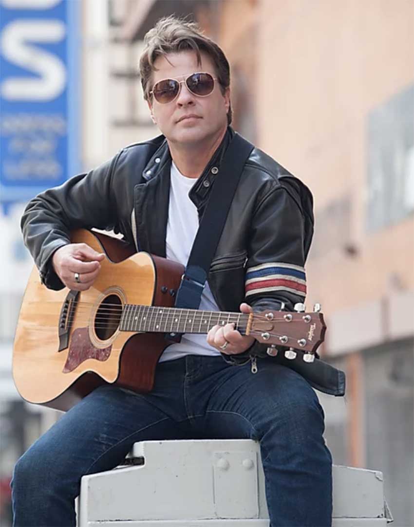Concert Review: Geoff Erwin Sings for Charity