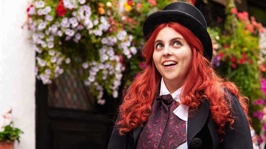 'How To Build A Girl' Movie Review: Beanie Feldstein is Freakin' Adorable