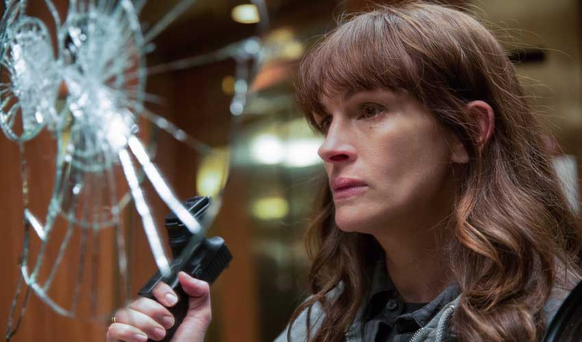 Julia Roberts Credits Husband Danny Moder with 'Secret In Their Eyes' Downtrodden Look