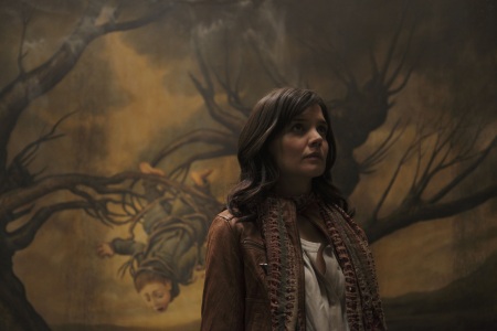 Katie-Holmes-DONT-BE-AFRAID-OF-THE-DARK-movie-clip