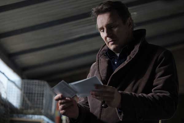 Liam-Neeson-Walk-Among-Tombstones-image