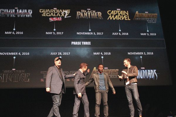Marvel-RobertDowneyJr-ChadwickBoseman-ChrisEvans2