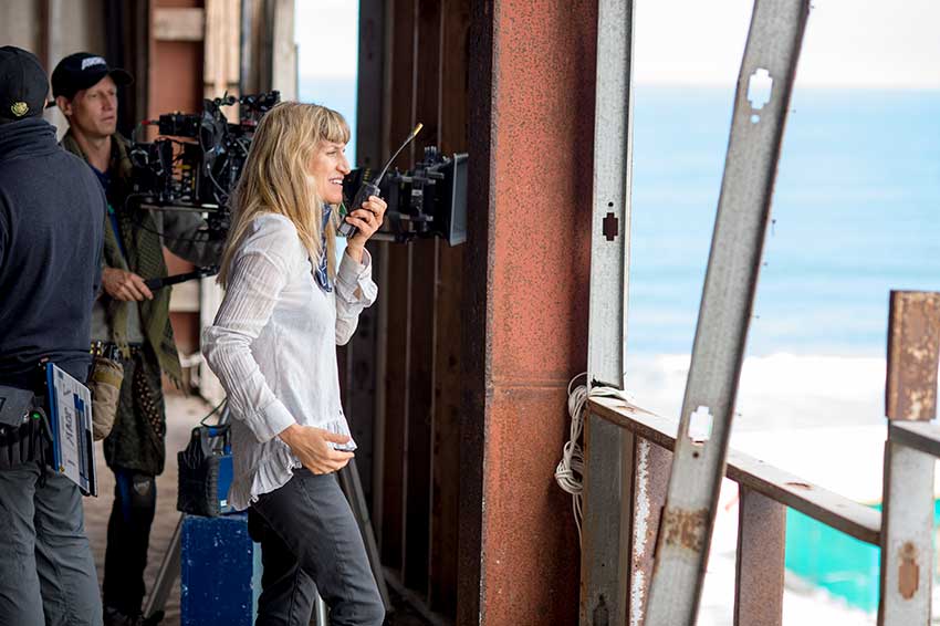 Miss Bala Catherine Hardwicke on set
