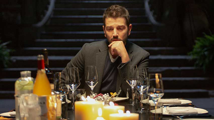 Diego Luna' new Spanish series, Pan y Circo