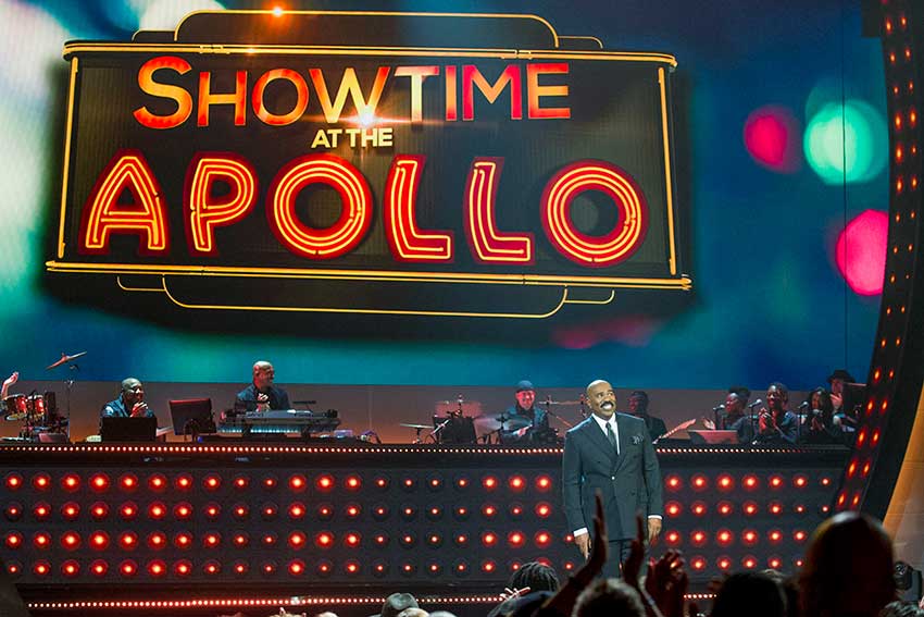 SHOWTIME AT THE APOLLO Host Steve Harvey in the “Week 3” episode of SHOWTIME AT THE APOLLO airing Thursday, March 15 (900-1000 PM ETPT) on FOX. CR FOX. © 2018 FOX Broadcasting Co.