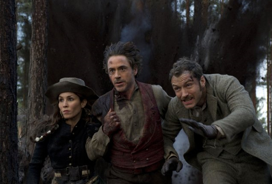Noomi Rapace, Robert Downey Jr., Jude Law in Sherlock Holmes: A Game of Shadows