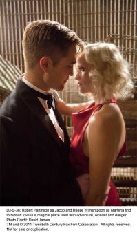 robert-pattinson-reese-witherspoon-water-for-elephants-movie-still5