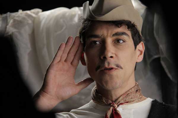 Cantinflas-movie-image-Oscar-Jaenada-600