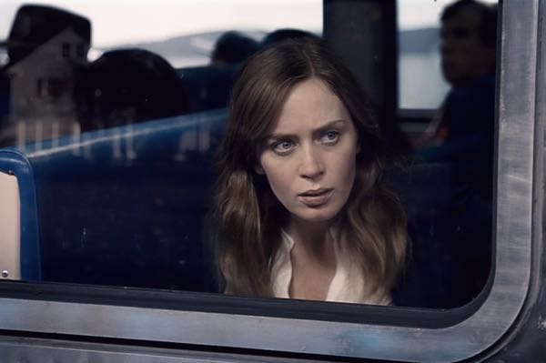 Emily Blunt The Girl on the Train poster