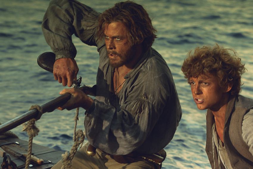 In the Heart of the Sea movie Chris Hemsworth