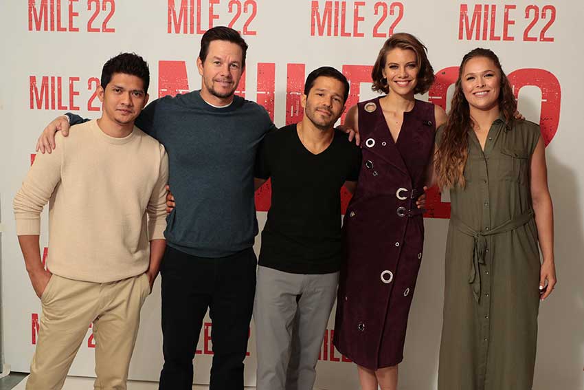 Mark Wahlberg Iko Uwais Carlos Alban Lauren Cohan Ronda Rousey Mile 22 Movie Premiere