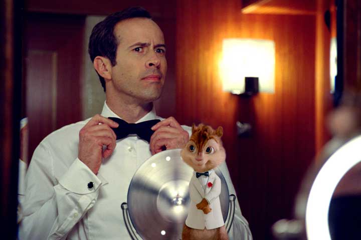 Jason Lee Overcomes Embarrassment of Acting with Chipmunks