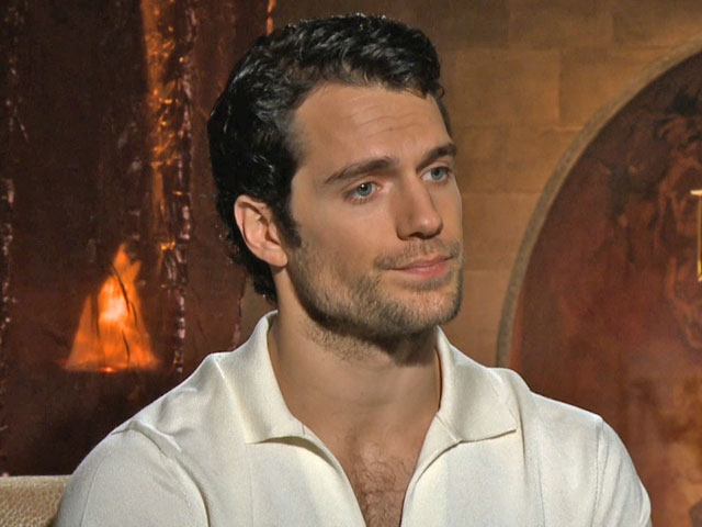 Henry Cavill Looks The Superman Part